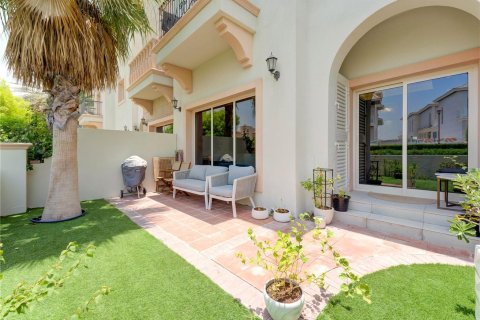 Купить таунхаус в Джумейра Гольф Эстейтс, Дубай: 3 спальни, 265м², № 43304 - фото 3