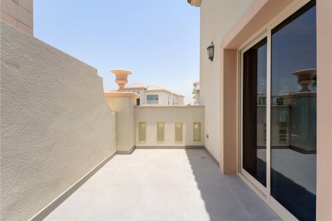 Купить таунхаус в Джумейра Гольф Эстейтс, Дубай: 3 спальни, 265м², № 43304 - фото 17