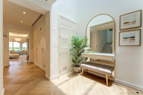 Купить таунхаус в Джумейра Гольф Эстейтс, Дубай: 3 спальни, 265м², № 43304 - фото 4
