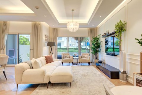 Купить таунхаус в Джумейра Гольф Эстейтс, Дубай: 3 спальни, 265м², № 43304 - фото 7