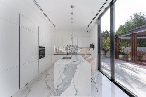 Villa en Al Barari, Dubai, 4 dormitorios, 839 m², № 43285 - foto 4