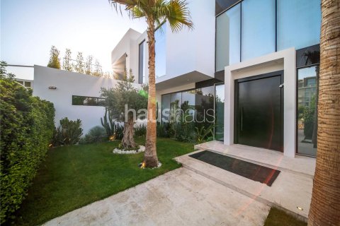 Villa en Al Barari, Dubai, 4 dormitorios, 839 m², № 43285 - foto 17