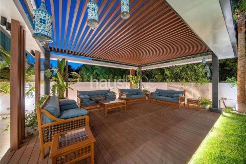 Villa en Al Barari, Dubai, 4 dormitorios, 839 m², № 43285 - foto 11