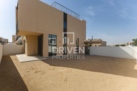 Villa à EMAAR South, Dubai South (Dubai World Central), Dubai, 4 chambres, 334.64 m², № 138760 - photo 2