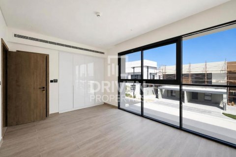 Снять в аренду таунхаус в Dubai Land, Дубай: 3 спальни, 232.72м², № 138762 - фото 7