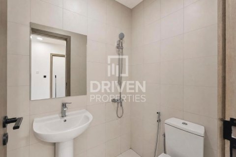Снять в аренду таунхаус в Dubai Land, Дубай: 3 спальни, 232.72м², № 138762 - фото 14