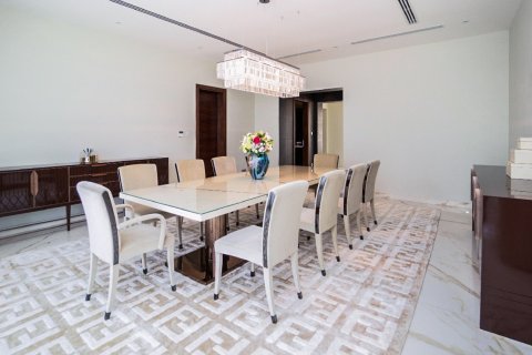 Villa in Emirates Hills, Dubai 7 bedrooms, 975 sq.m. № 3755 - photo 6