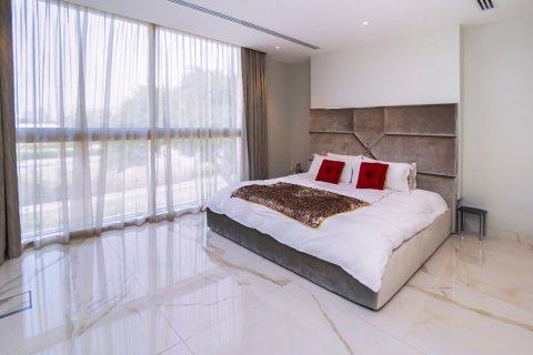 Villa in Emirates Hills, Dubai 7 bedrooms, 975 sq.m. № 3755 - photo 10
