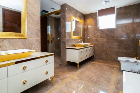 Villa in Emirates Hills, Dubai 7 bedrooms, 975 sq.m. № 3755 - photo 19