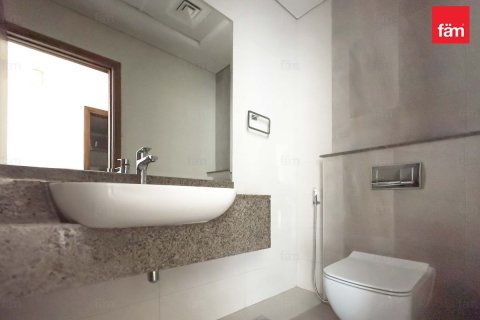 Apartment in Al Satwa, Dubai 2 bedrooms, 123.8 sq.m. № 123953 - photo 7