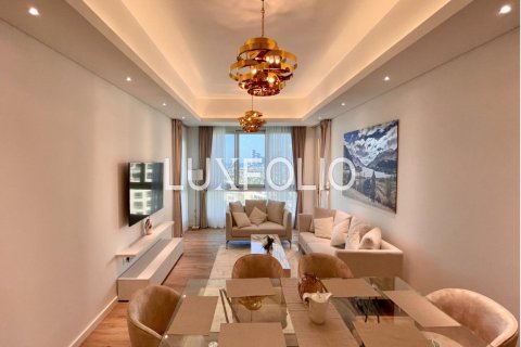 Снять в аренду квартиру в Marina Residences, Пальма Джумейра, Дубай: 3 спальни, 234м², № 46174 - фото 2