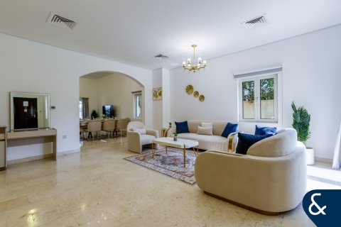 Villa in The Villa, Dubai 5 bedrooms, 706 sq.m. № 88382 - photo 3