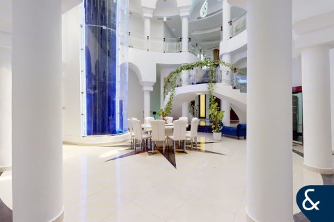 Villa in Sector E, Emirates Hills, Dubai 8 bedrooms, 1486 sq.m. № 88384 - photo 6