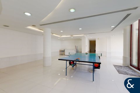 Villa in Sector E, Emirates Hills, Dubai 8 bedrooms, 1486 sq.m. № 88384 - photo 27