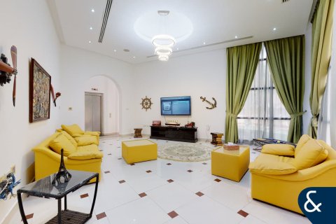 Villa in Sector E, Emirates Hills, Dubai 8 bedrooms, 1486 sq.m. № 88384 - photo 13