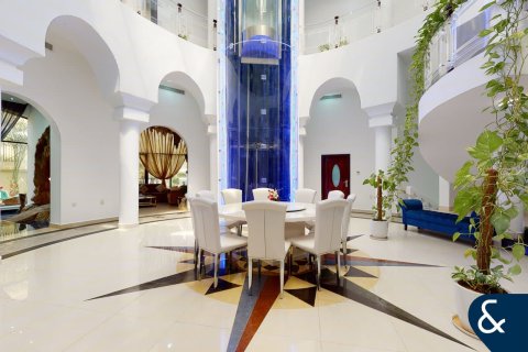 Villa in Sector E, Emirates Hills, Dubai 8 bedrooms, 1486 sq.m. № 88384 - photo 5