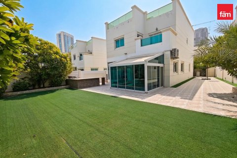 Villa in Dubai 4 bedrooms, 501.5 sq.m. № 134012