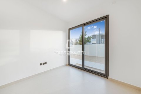 Снять в аренду таунхаус в Tilal Al Ghaf, Дубай: 4 спальни, 229м², № 73215 - фото 14