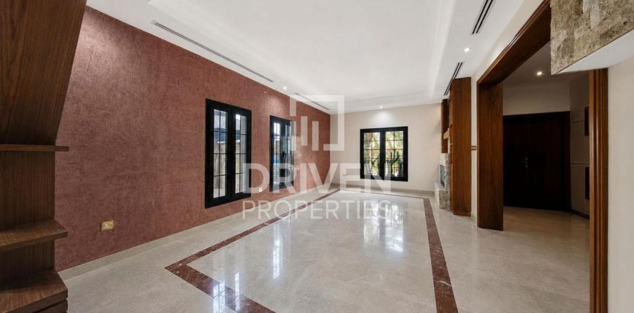 فيلا في فيلات, دبي 5 غرف نوم , 726.69 م² رقم 136589