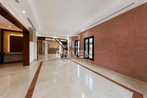 فيلا في فيلات, دبي 5 غرف نوم , 726.69 م² رقم 136589 - صورة 2