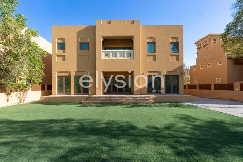 Вилла в Murooj Al Furjan, Al Furjan, Дубай, 3 спальни, 322м², № 38117