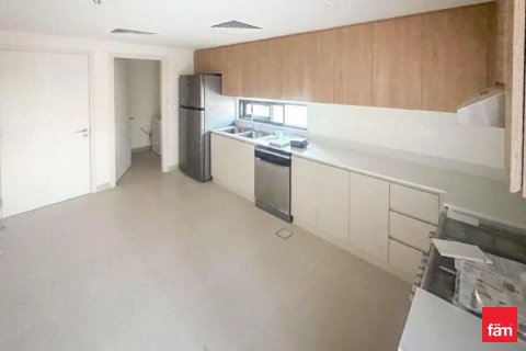 Villa in Dubai 3 bedrooms, 179.4 sq.m. № 110861 - photo 6