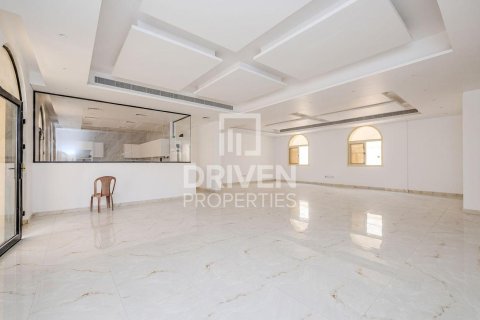 Снять в аренду виллу в Аль-Хаваниже, Дубай: 5 спален, 767.66м², № 129376 - фото 28