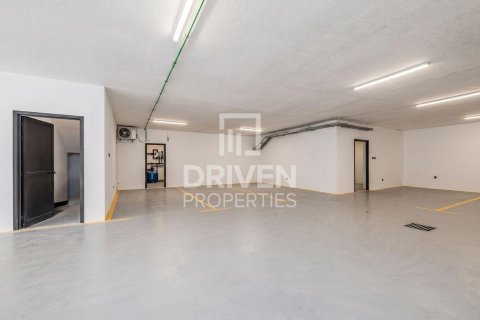 Снять в аренду виллу в Аль-Хаваниже, Дубай: 5 спален, 767.66м², № 129376 - фото 3