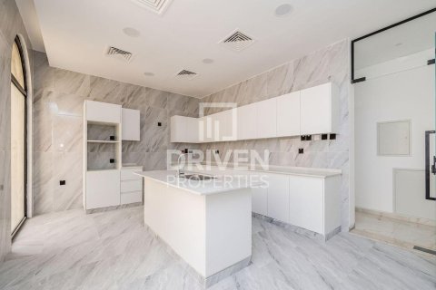 Снять в аренду виллу в Аль-Хаваниже, Дубай: 5 спален, 767.66м², № 129376 - фото 8
