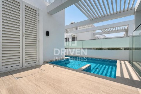 Снять в аренду виллу в Аль-Барари, Дубай: 4 спальни, 240.25м², № 129911 - фото 5