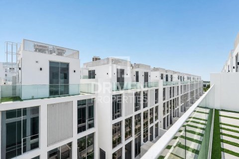 Снять в аренду виллу в Аль-Барари, Дубай: 4 спальни, 240.25м², № 129911 - фото 7