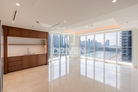 Apartment in EMAAR Beachfront, Dubai Harbour, Dubai 3 bedrooms, 178.19 sq.m. № 127821
