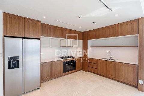 Apartment in EMAAR Beachfront, Dubai Harbour, Dubai 3 bedrooms, 178.19 sq.m. № 127821 - photo 16