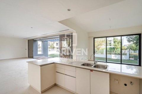 Снять в аренду виллу в Sidra Villas, Дубай Хилс Эстейт, Дубай: 5 спален, 395.49м², № 136973 - фото 18