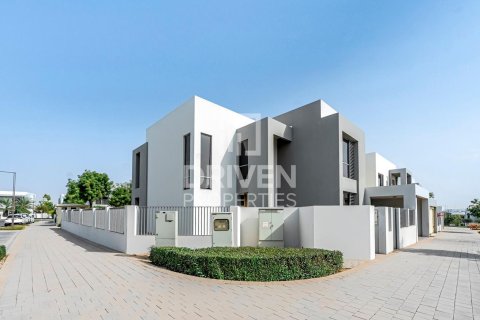 Снять в аренду виллу в Sidra Villas, Дубай Хилс Эстейт, Дубай: 5 спален, 395.49м², № 136973 - фото 2