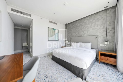 Снять в аренду квартиру в Vida Residence Downtown, Даунтаун Дубай (Даунтаун Бурдж Дубай), Дубай: 3 спальни, 183.76м², № 128389 - фото 17