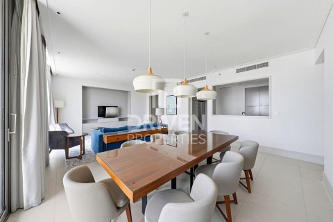 Снять в аренду квартиру в Vida Residence Downtown, Даунтаун Дубай (Даунтаун Бурдж Дубай), Дубай: 3 спальни, 183.76м², № 128389 - фото 3