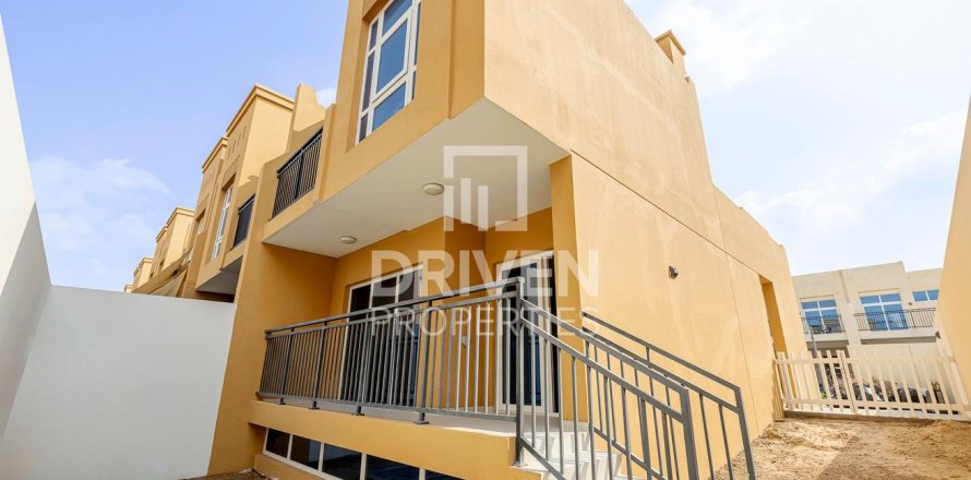 Townhouse in Dubai 3 bedrooms, 167.41 sq.m. № 130058