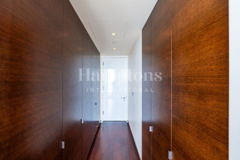 Apartment in Burj Khalifa, Dubai 2 bedrooms, 177.35182700 sq.m. № 111225 - photo 24