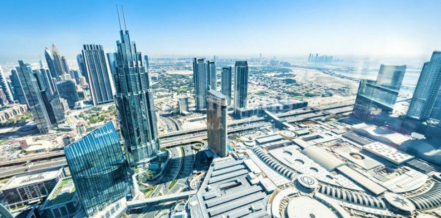 Apartment in Burj Khalifa, Dubai 2 bedrooms, 177.352 sq.m. № 111225