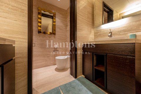Apartment in Burj Khalifa, Dubai 2 bedrooms, 177.35182700 sq.m. № 111225 - photo 28