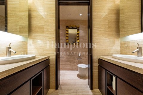 Apartment in Burj Khalifa, Dubai 2 bedrooms, 177.35182700 sq.m. № 111225 - photo 29