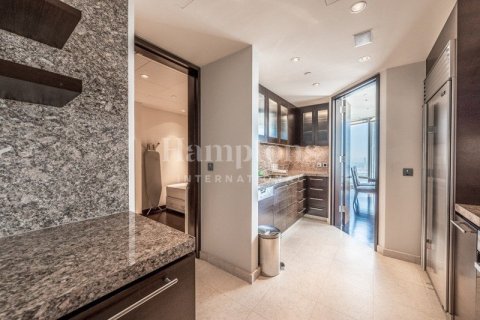 Apartment in Burj Khalifa, Dubai 2 bedrooms, 177.35182700 sq.m. № 111225 - photo 9