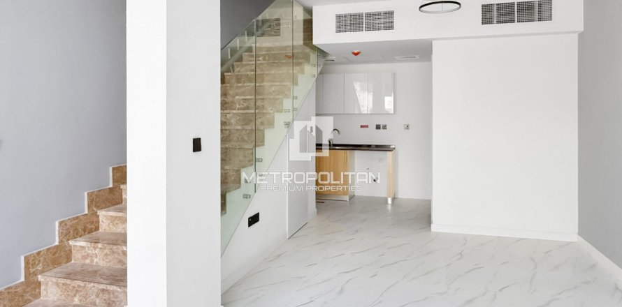 Adosado en Dubai Land, Dubai, 1 dormitorio, 69 m², № 73604