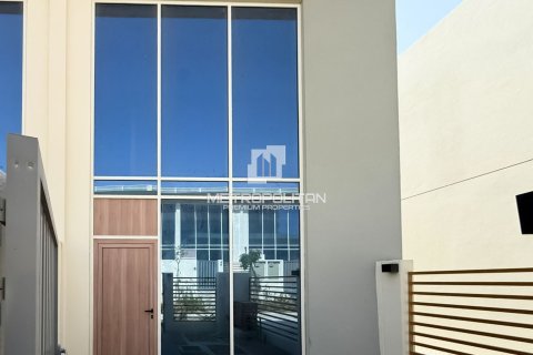 Adosado en Dubai Land, Dubai, 1 dormitorio, 69 m², № 73604 - foto 14