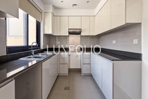 Снять в аренду таунхаус в Maple at Dubai Hills Estate, Дубай Хилс Эстейт, Дубай: 3 спальни, 194м², № 46337 - фото 3