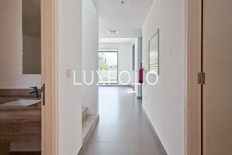 Снять в аренду таунхаус в Maple at Dubai Hills Estate, Дубай Хилс Эстейт, Дубай: 3 спальни, 194м², № 46337 - фото 2