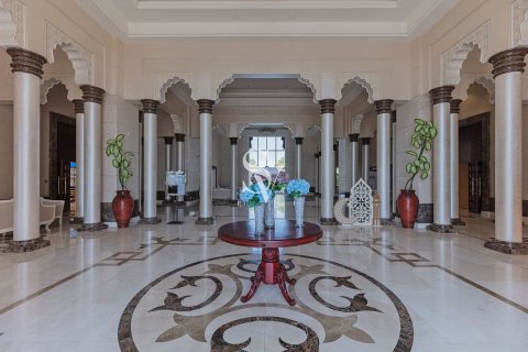 Apartment in The Crescent, Palm Jumeirah, Dubai 1 bedroom, 104 sq.m. № 114578 - photo 12