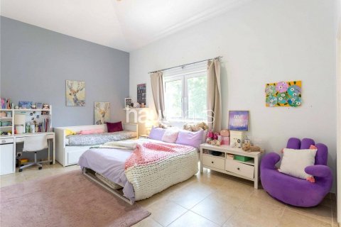 Villa à Dubai Investment Park, Dubai, 6 chambres, 673 m², № 43330 - photo 12