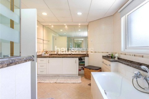 Villa à Dubai Investment Park, Dubai, 6 chambres, 673 m², № 43330 - photo 17